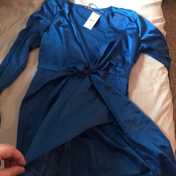 Fashion nova silk dress - Picture 3 of 3